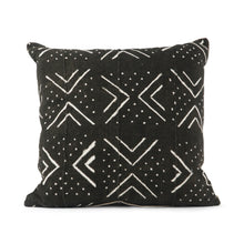  Mud cloth black and white half triangle white dots and white pipping